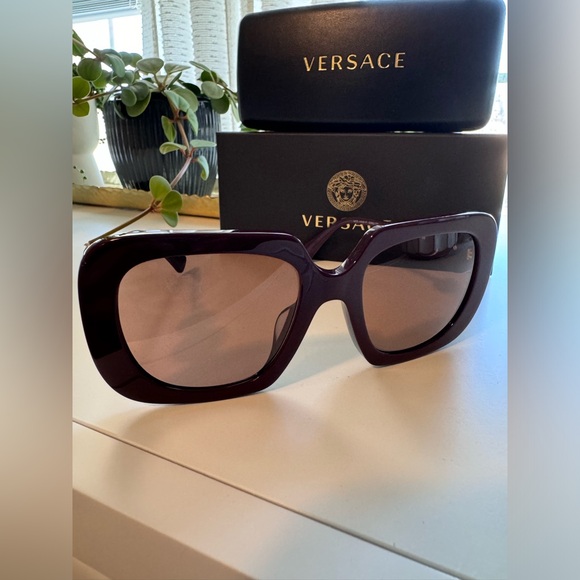 NEW‼️Versace VE4434 54mm Square Full Rim Bordeaux - Picture 5 of 17